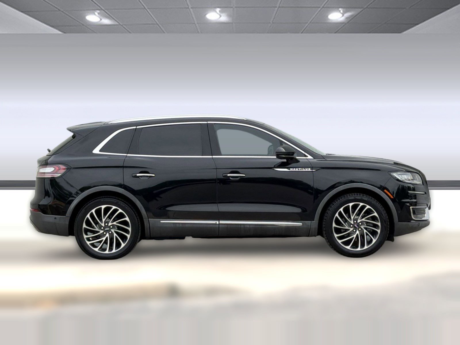 Used 2020 Lincoln Nautilus Reserve w/ Equipment Group 201A FWD image 8