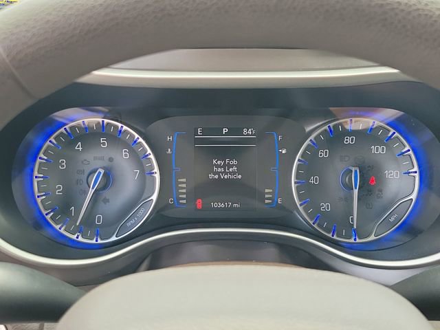 Used 2017 Chrysler Pacifica Touring Plus FWD image 33