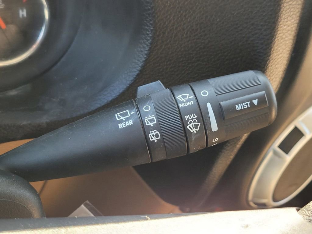 Used 2017 Jeep Wrangler Unlimited Rubicon w/ Connectivity Group image 33