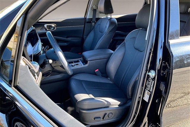 Used 2025 Kia Sorento S image 20