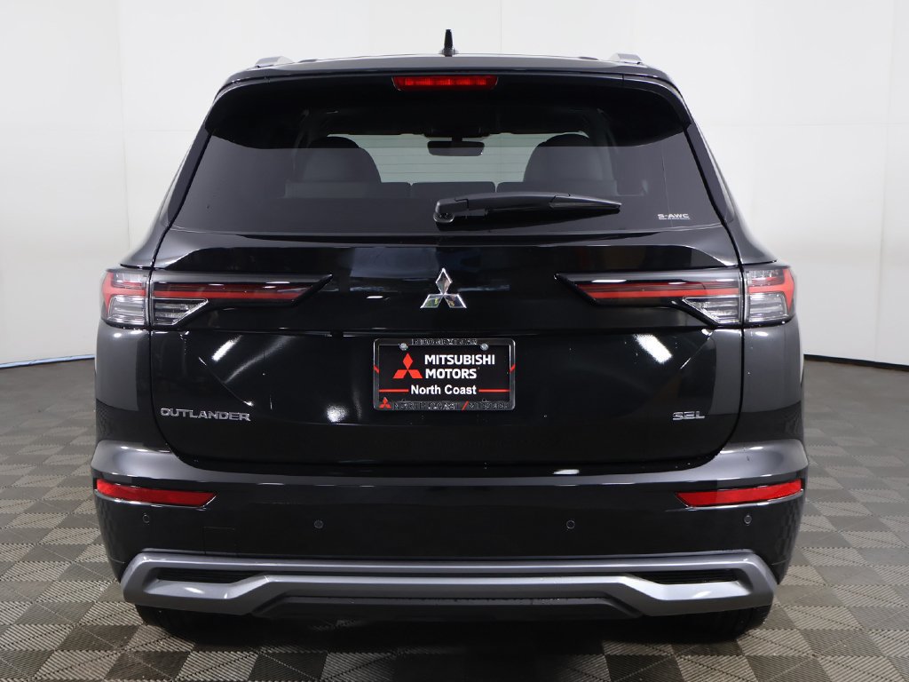 Used 2025 Mitsubishi Outlander SEL AWD/4WD image 15