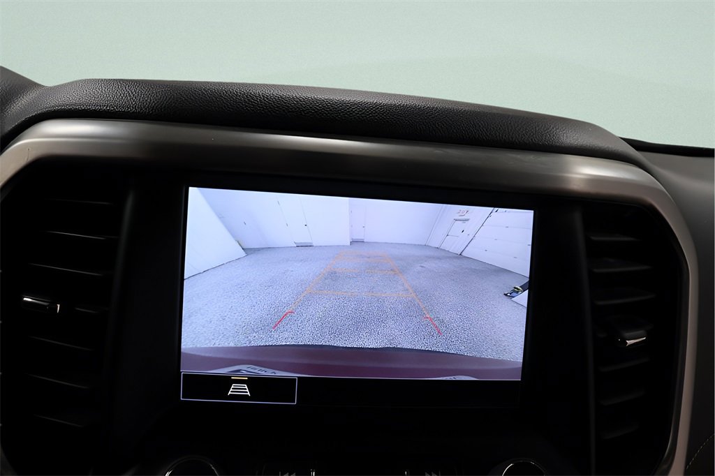 Used 2023 GMC Acadia SLE w/ Driver Convenience Package image 13