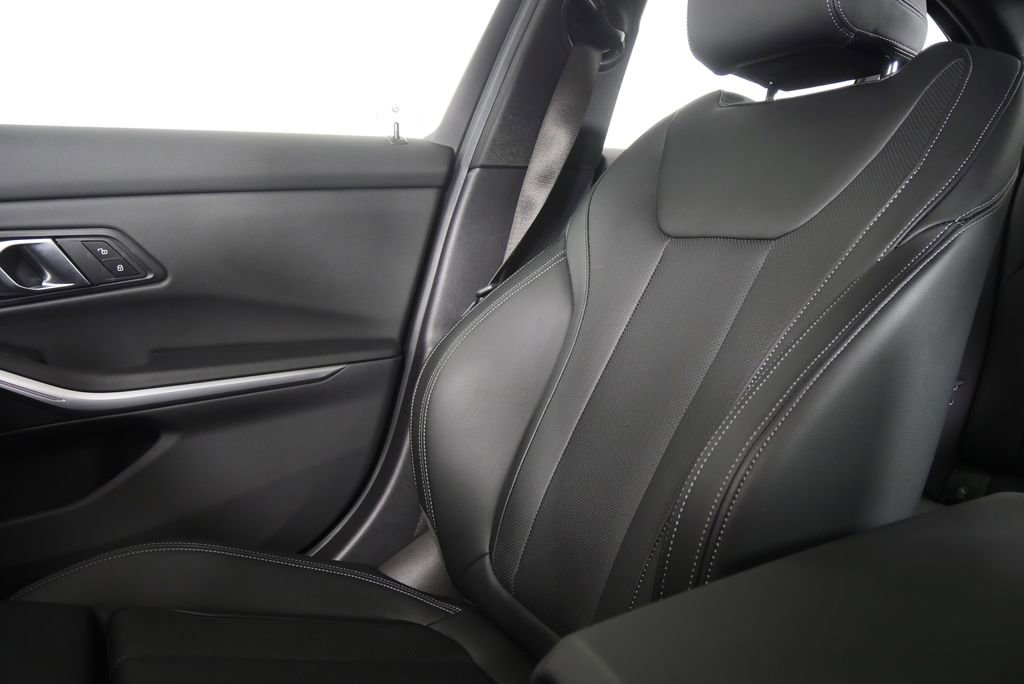 Used 2024 BMW 330i Sedan image 28