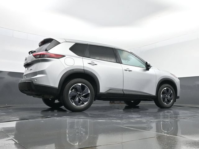 Used 2024 Nissan Rogue SV AWD/4WD image 24
