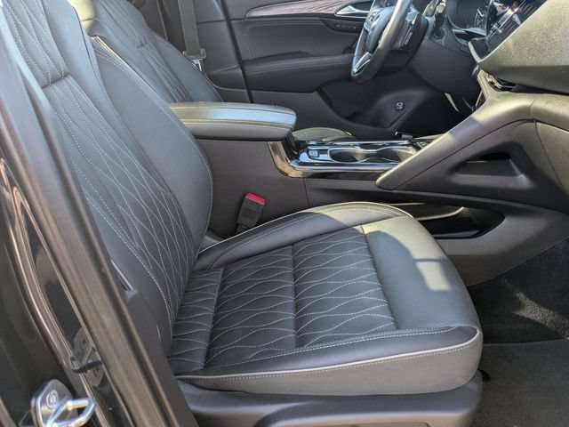 Used 2021 Buick Envision Avenir w/ Technology Package II AWD/4WD image 28