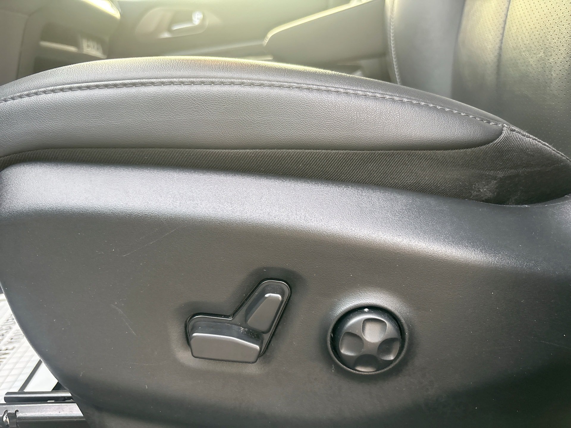 Used 2025 Chrysler Pacifica Select FWD image 14