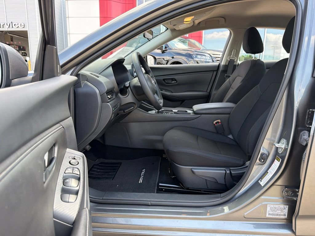 Used 2025 Nissan Sentra S FWD image 13