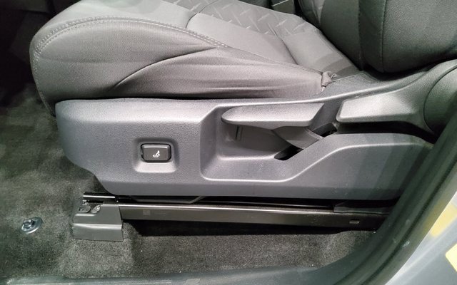 Used 2025 Toyota Tacoma SR5 image 21