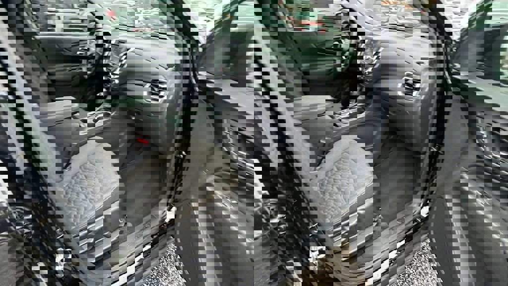 Used 2020 Chevrolet Equinox LT image 16