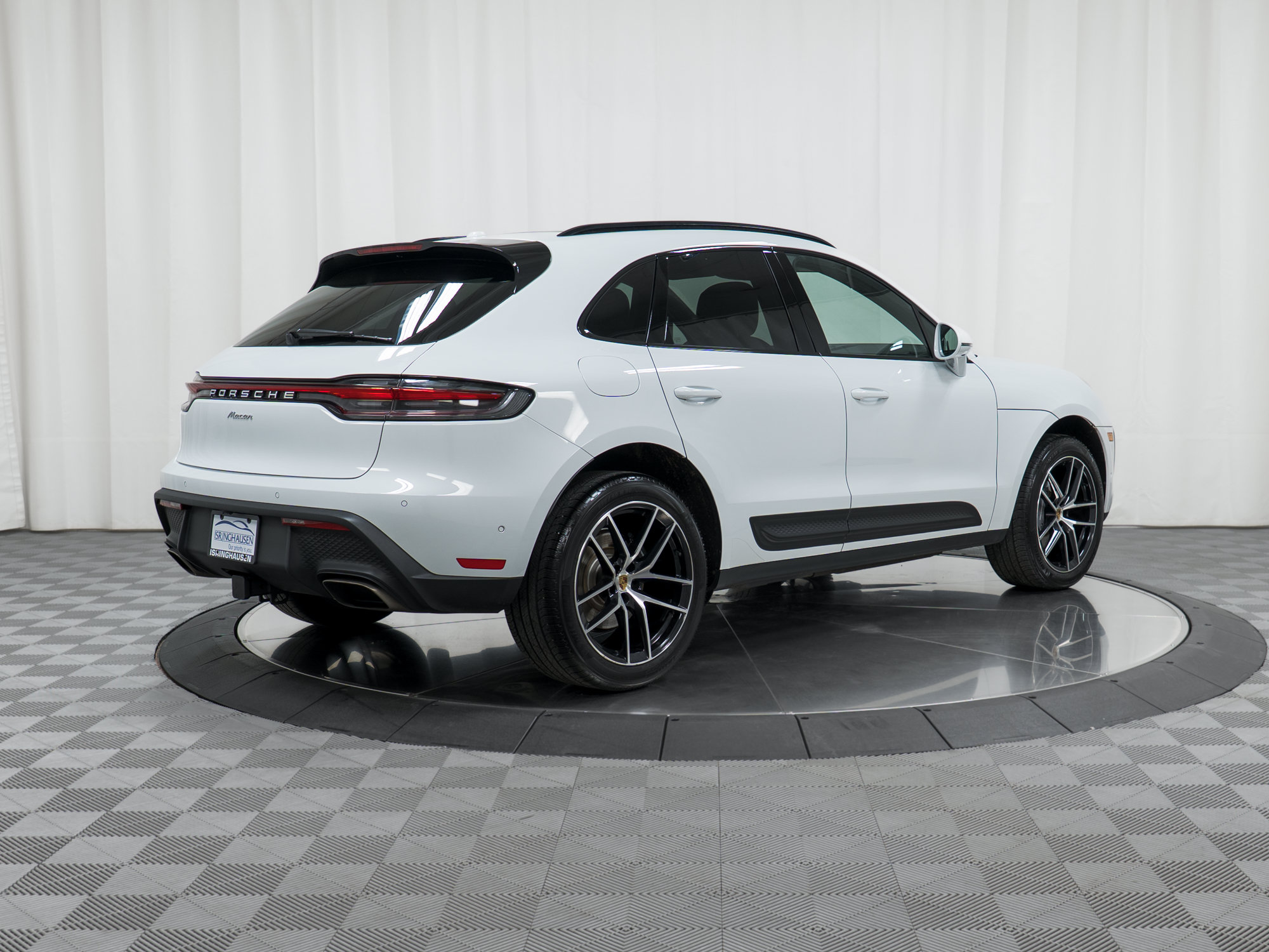 Certified 2023 Porsche Macan AWD/4WD image 7