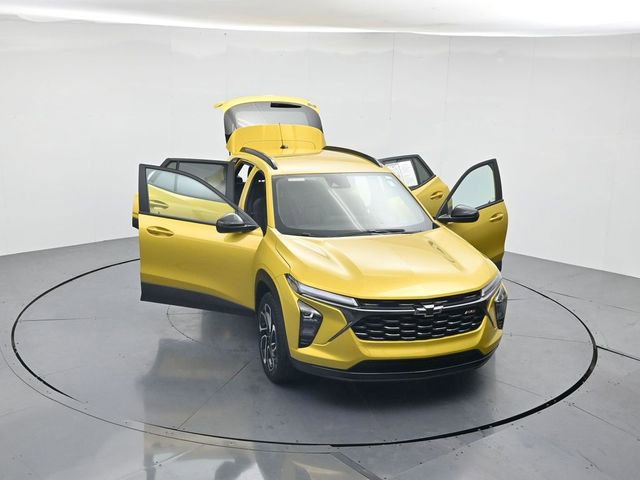 Used 2025 Chevrolet Trax RS w/ Driver Confidence Package image 46