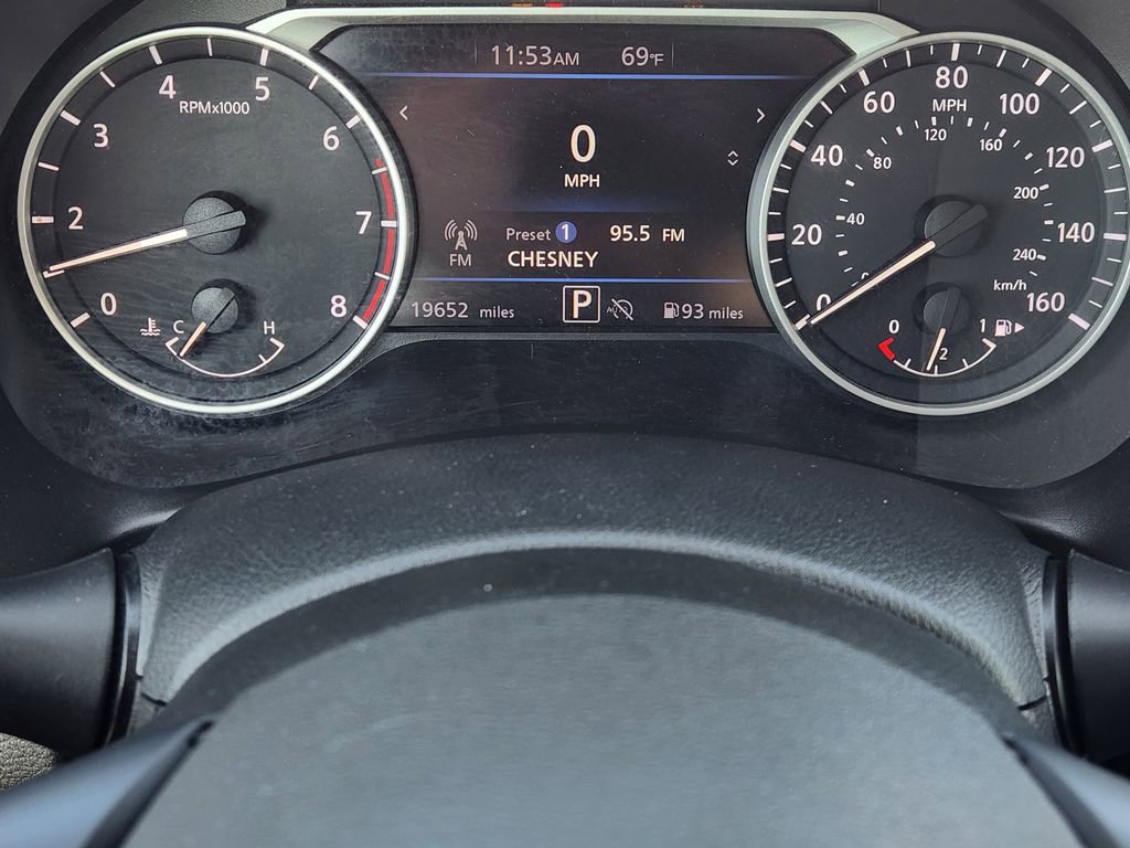 Used 2025 Nissan Sentra SV image 17