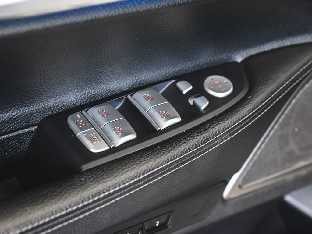 Used 2022 BMW 740i xDrive w/ M Sport Package image 10