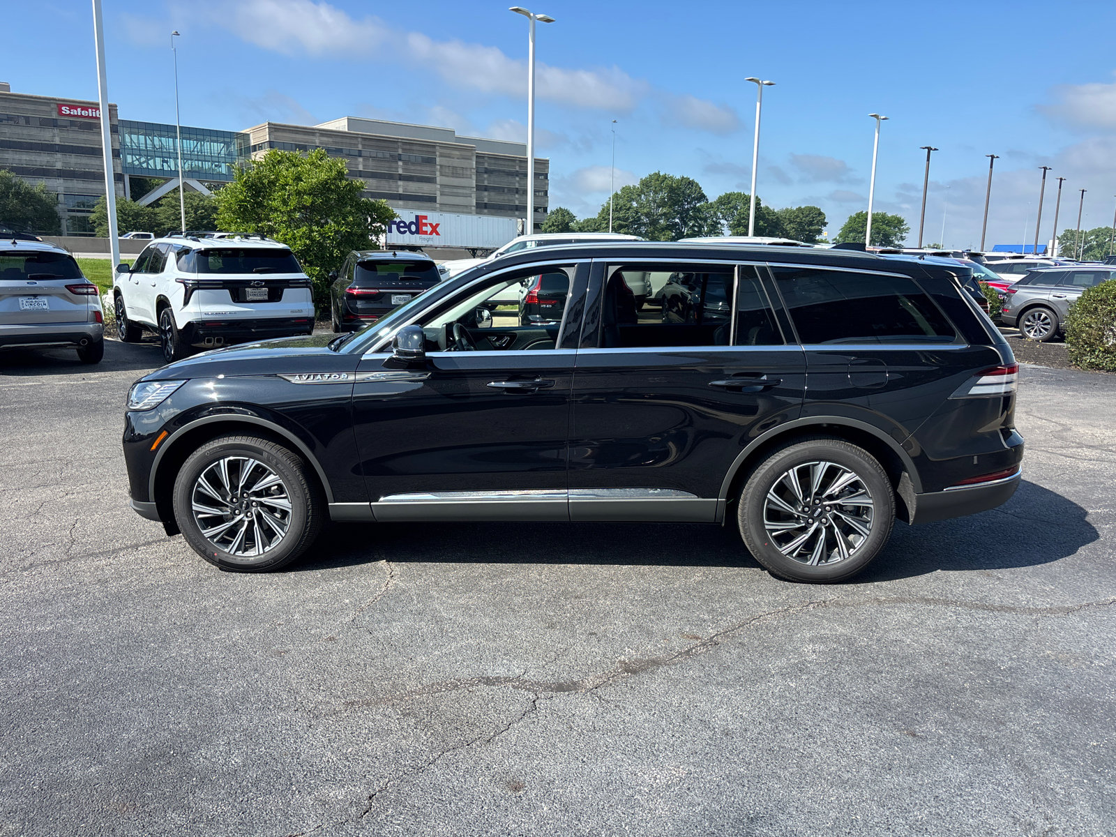 New 2026 Lincoln Aviator AWD image 4