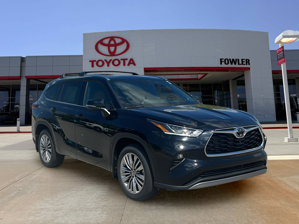 New 2026 Toyota Highlander Platinum AWD/4WD image 8