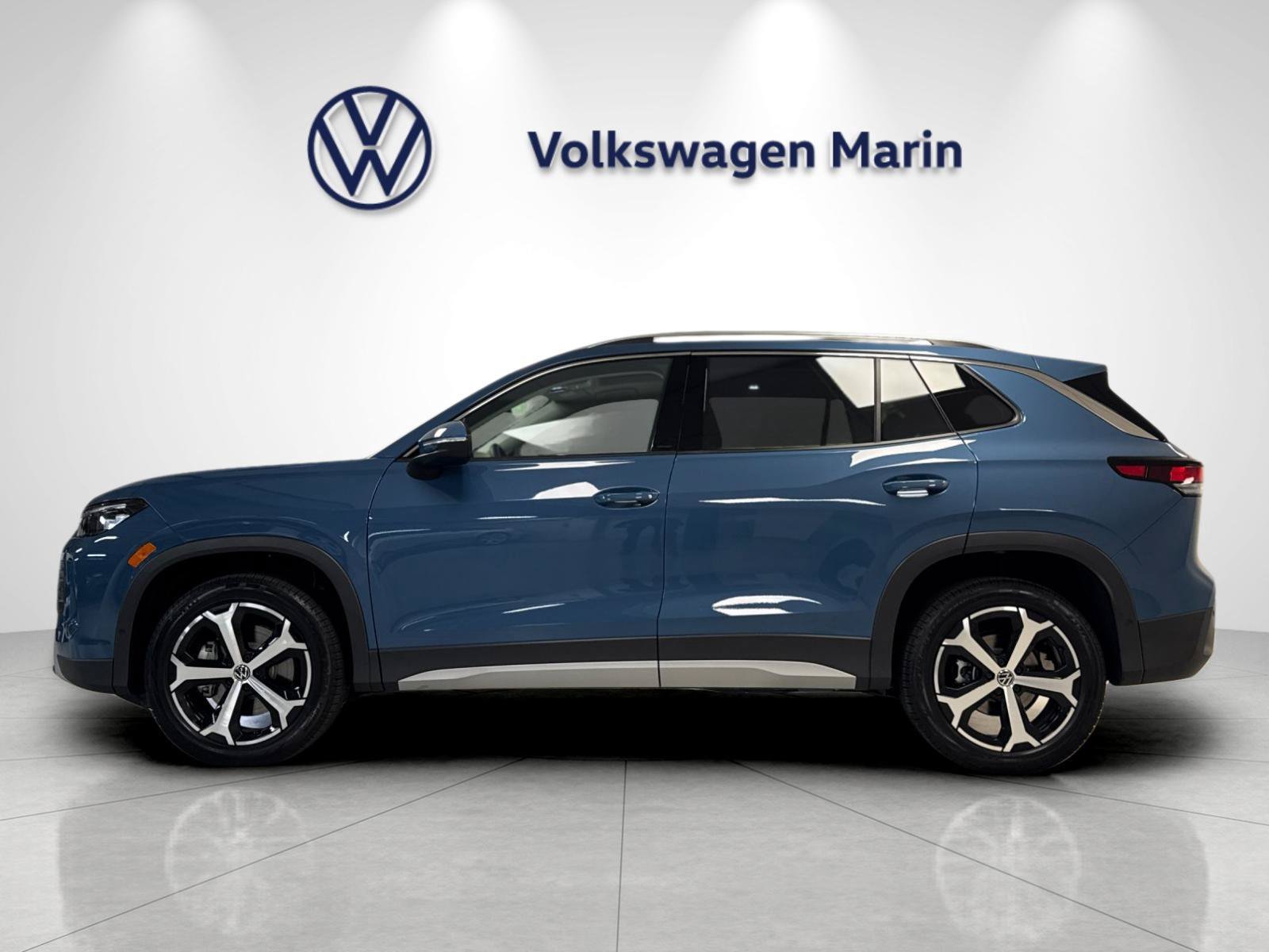 New 2026 Volkswagen Tiguan SE AWD/4WD image 2