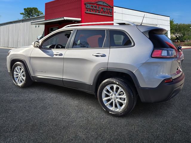 Used 2021 Jeep Cherokee Latitude w/ Mopar Interior Package image 3