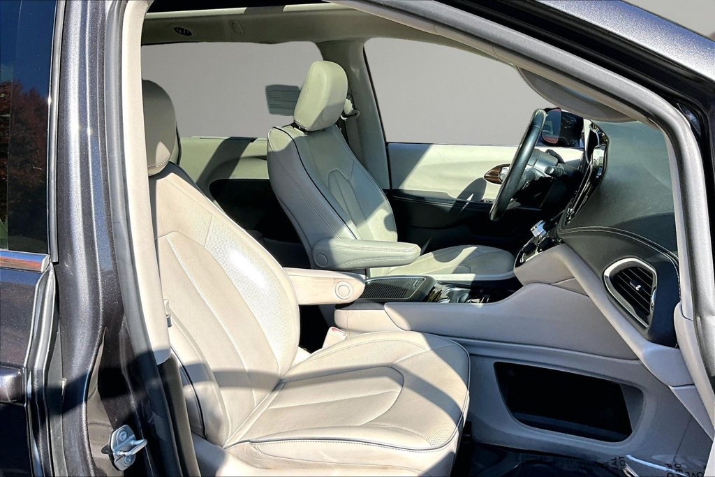 Used 2021 Chrysler Pacifica Limited w/ Premium & Safety Sphere Group AWD/4WD image 29
