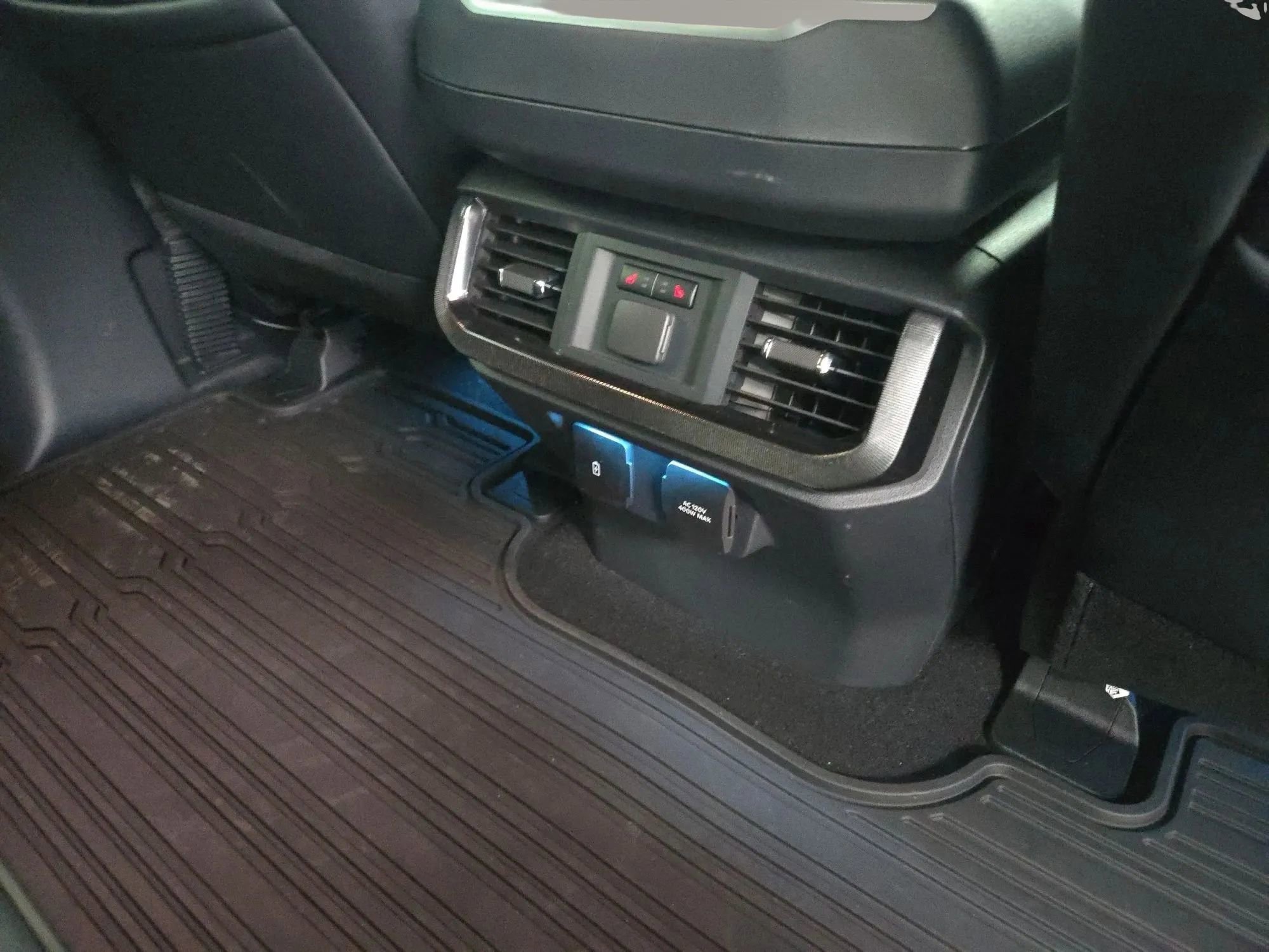 Used 2025 Ford F150 Raptor w/ Equipment Group 803A Raptor R image 31