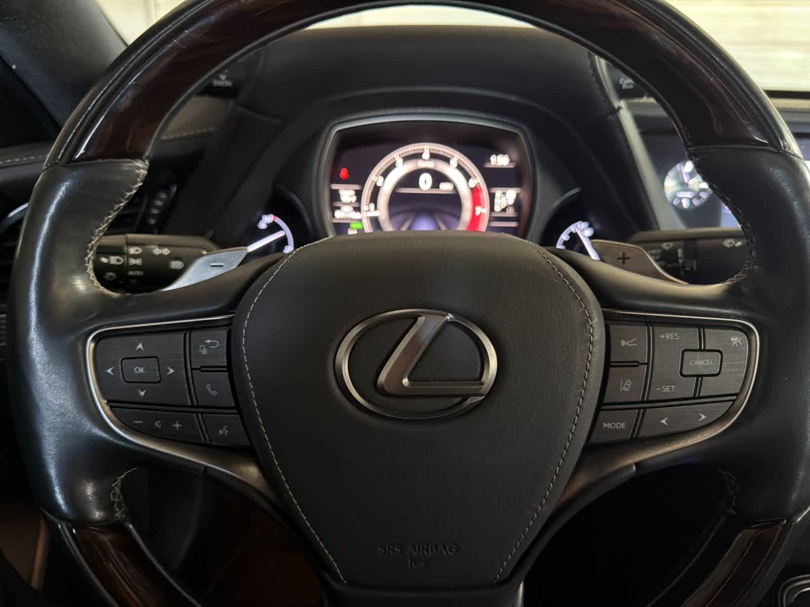 Used 2018 Lexus LS 500 w/ Interior Upgrade Package RWD image 24