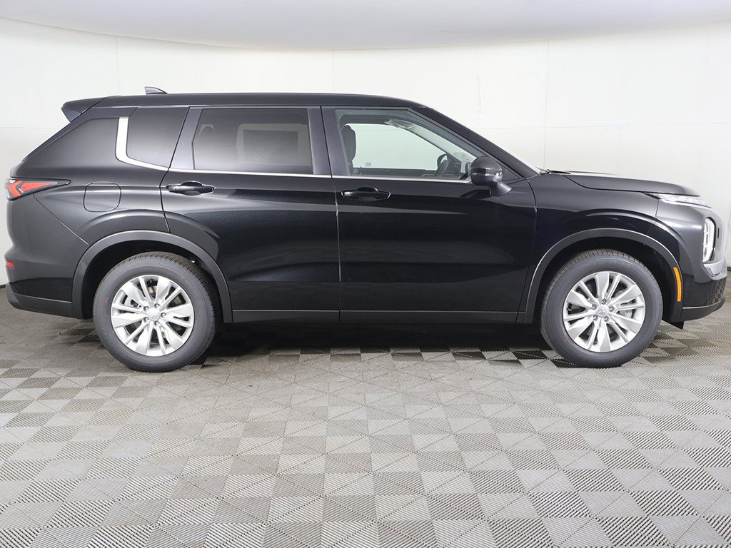 New 2026 Mitsubishi Outlander ES AWD/4WD image 18