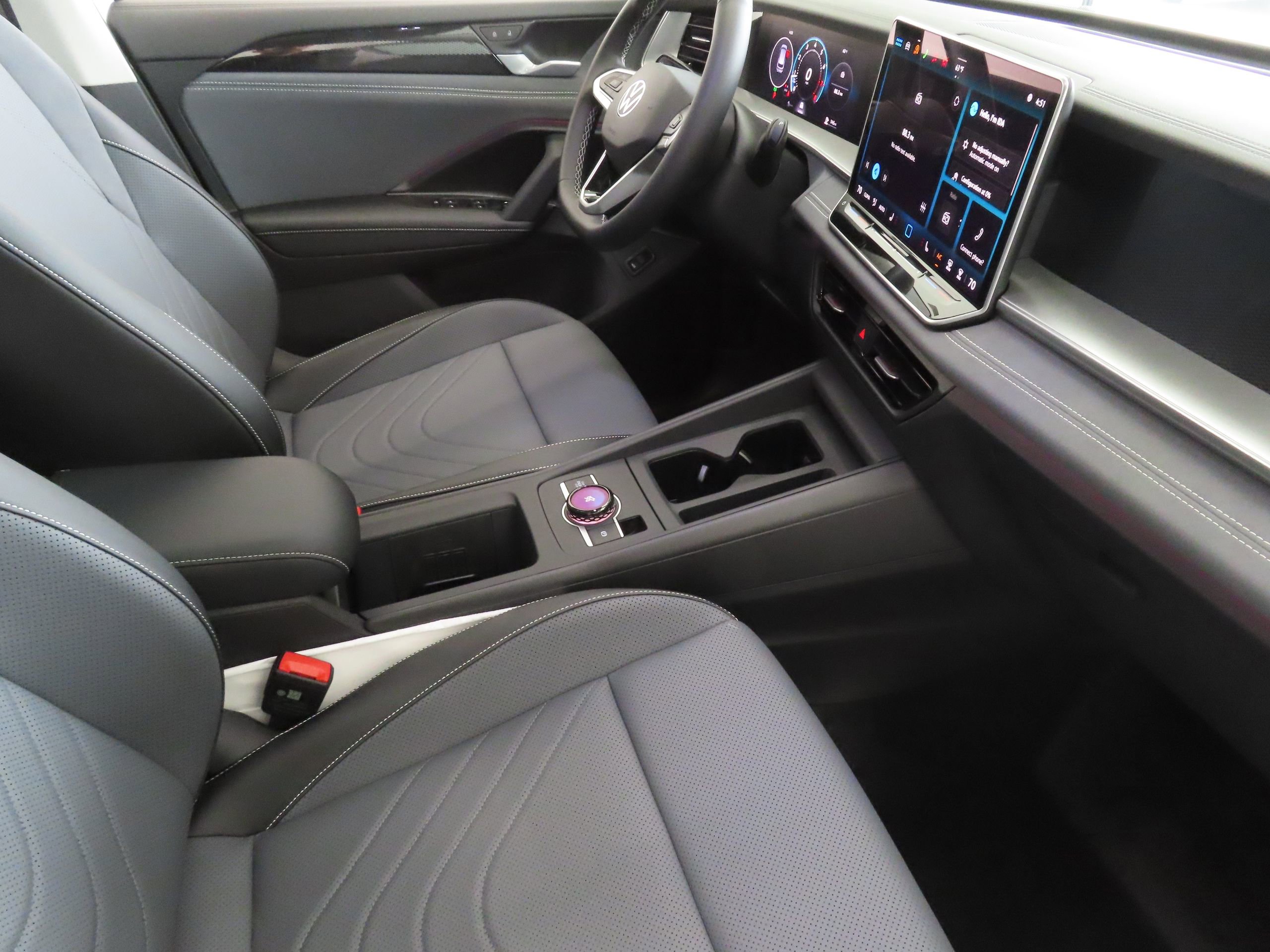 New 2026 Volkswagen Tiguan SE FWD image 25