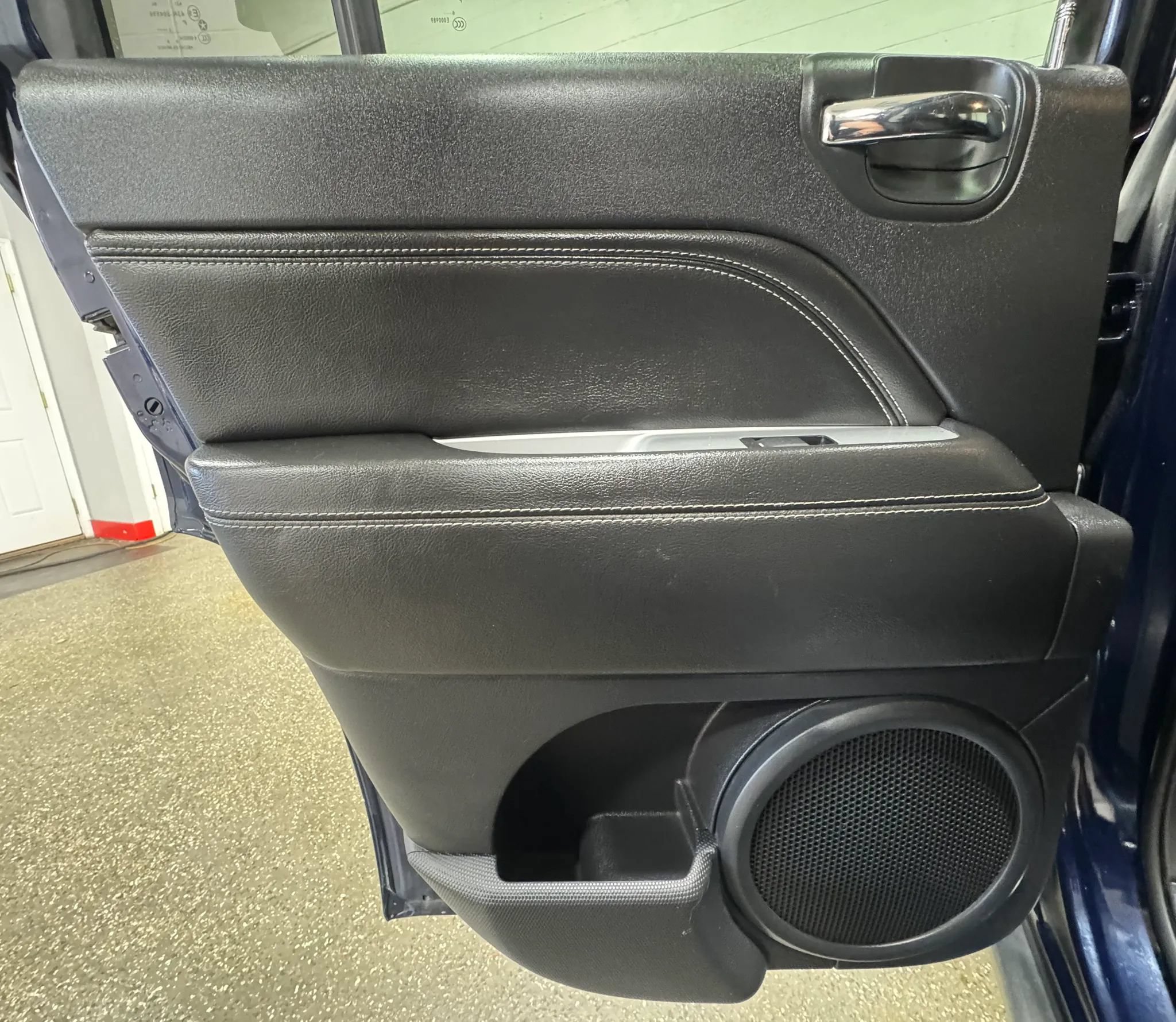 Used 2017 Jeep Compass High Altitude FWD image 23