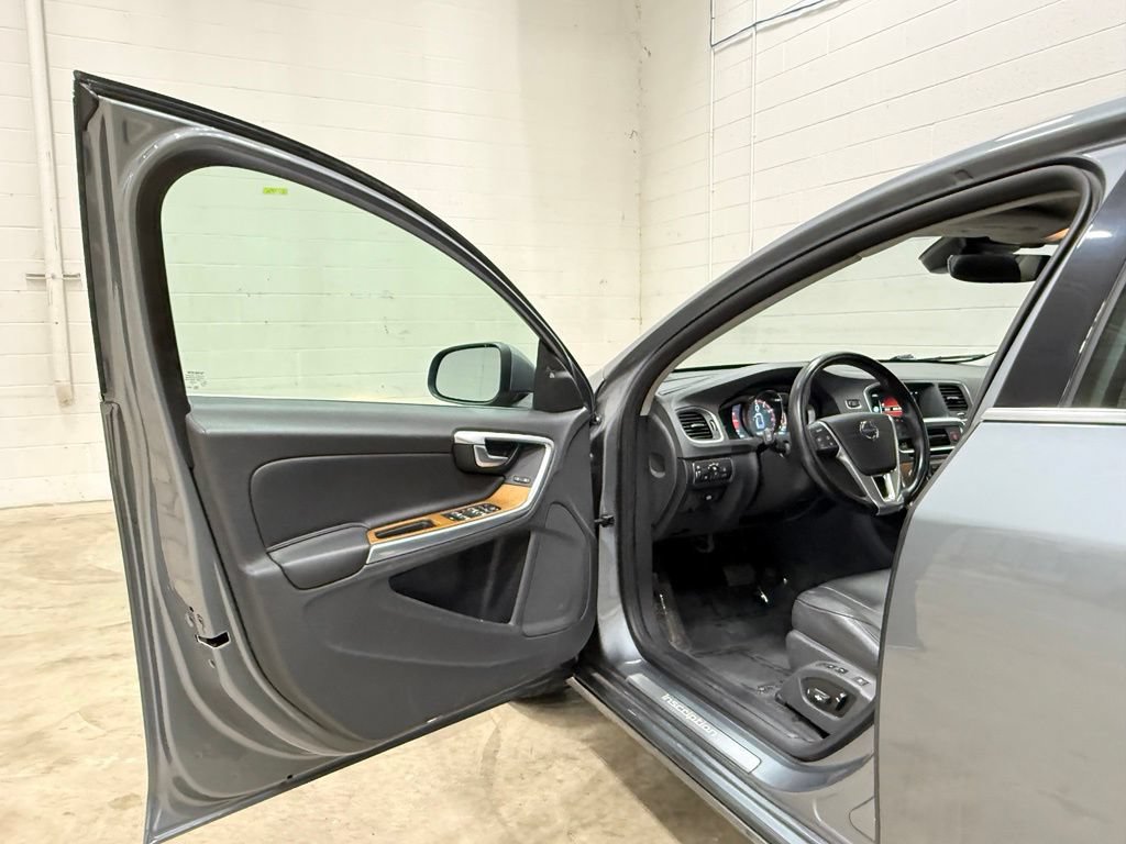 Used 2016 Volvo S60 T5 Premier w/ Climate Package AWD/4WD image 18