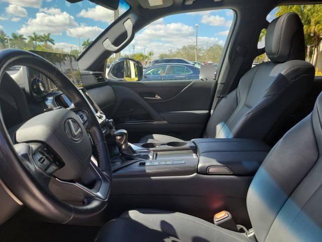 Used 2022 Lexus LX 600 4WD w/ Premium Package image 23