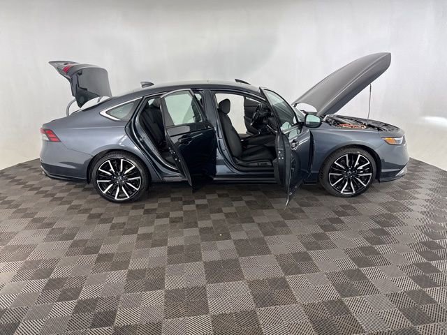 Used 2023 Honda Accord Touring image 16