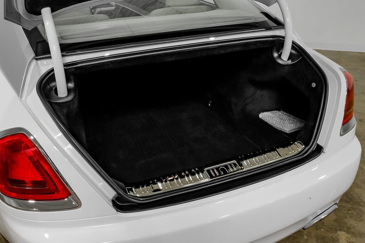 Used 2016 Rolls-Royce Wraith RWD image 43