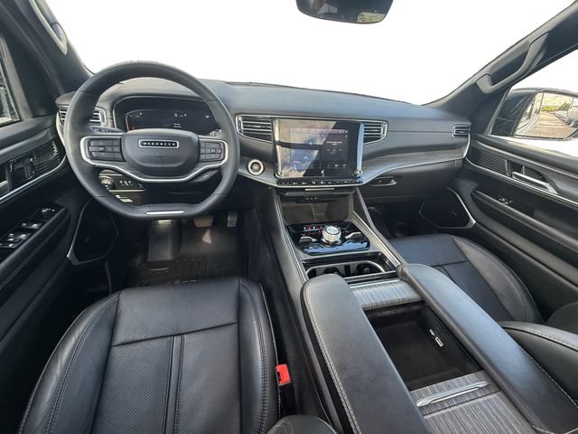 Used 2023 Jeep Wagoneer Series III w/ Premium Group I AWD/4WD image 17