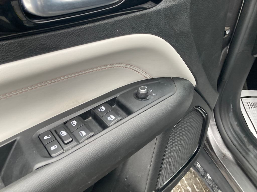 Used 2022 Jeep Compass Limited image 14