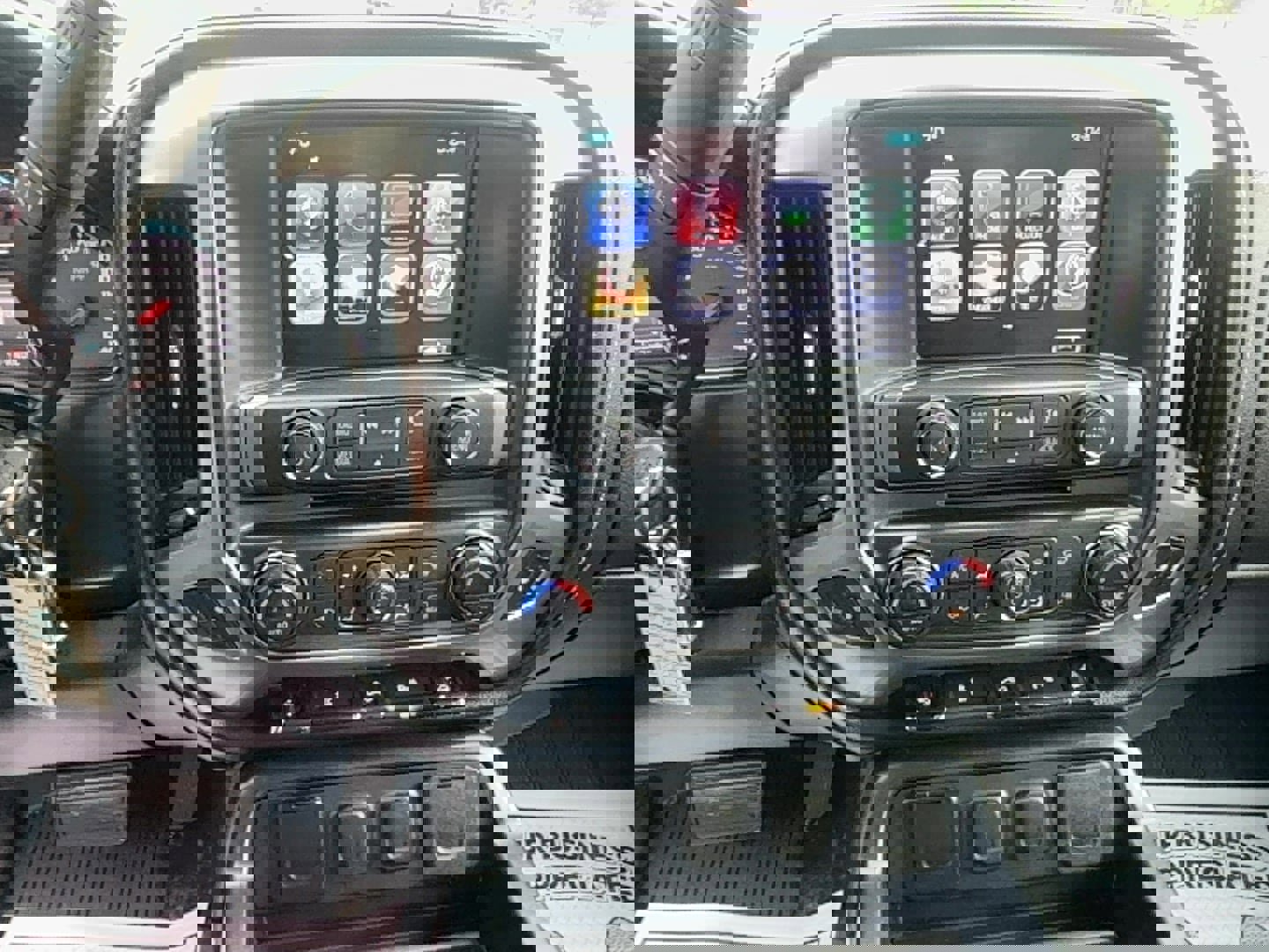 Used 2018 Chevrolet Silverado 2500 LTZ w/ Vortec Plus Package image 23