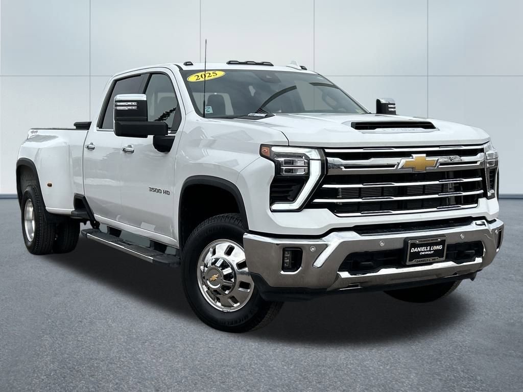 Used 2025 Chevrolet Silverado 3500 LTZ w/ LTZ Plus Package image 6
