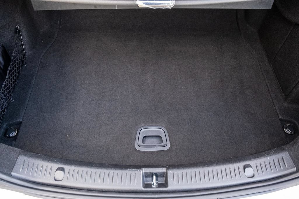 Used 2019 Mercedes-Benz E 300 image 32