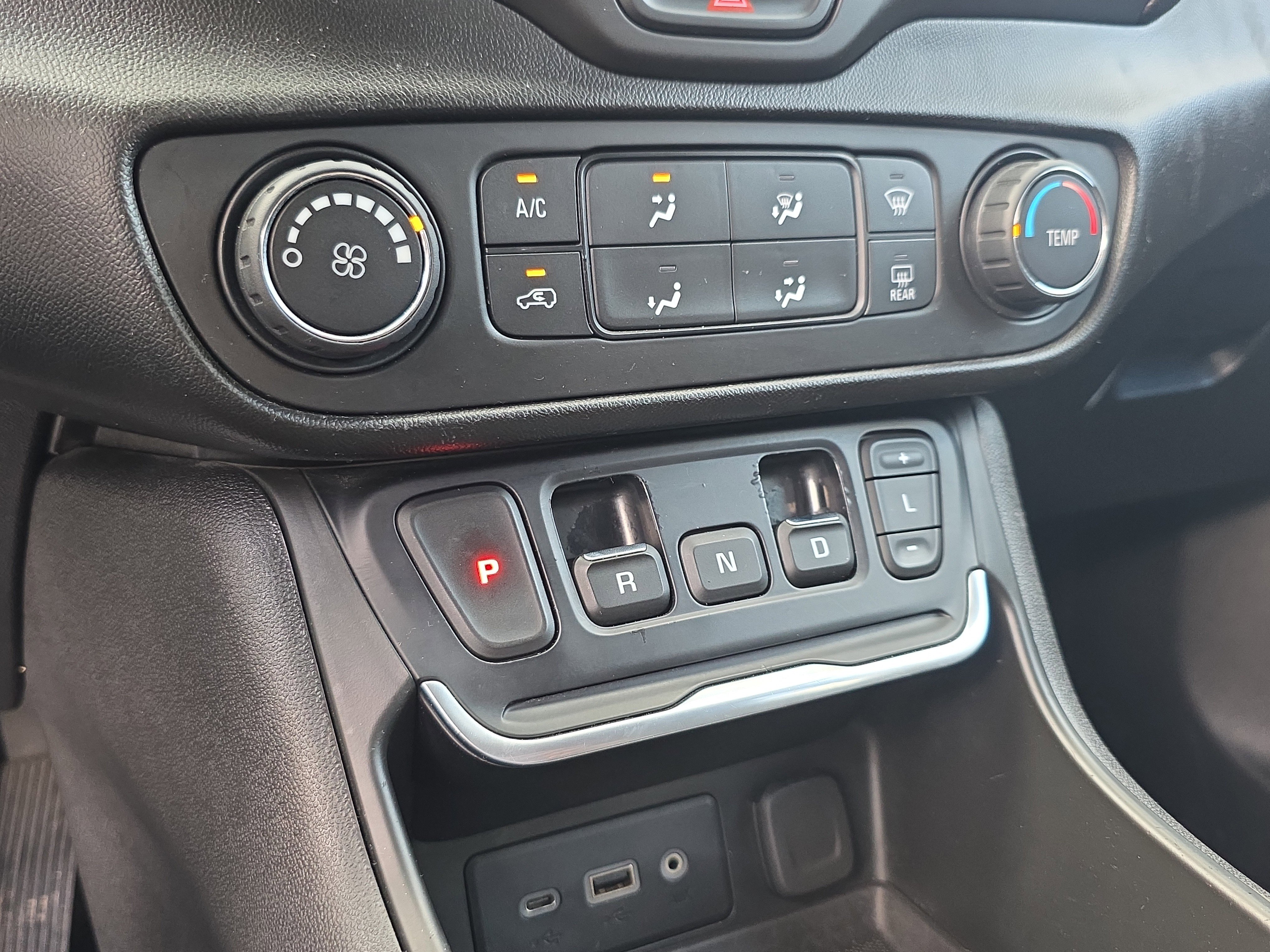 Used 2018 GMC Terrain SLE FWD image 32
