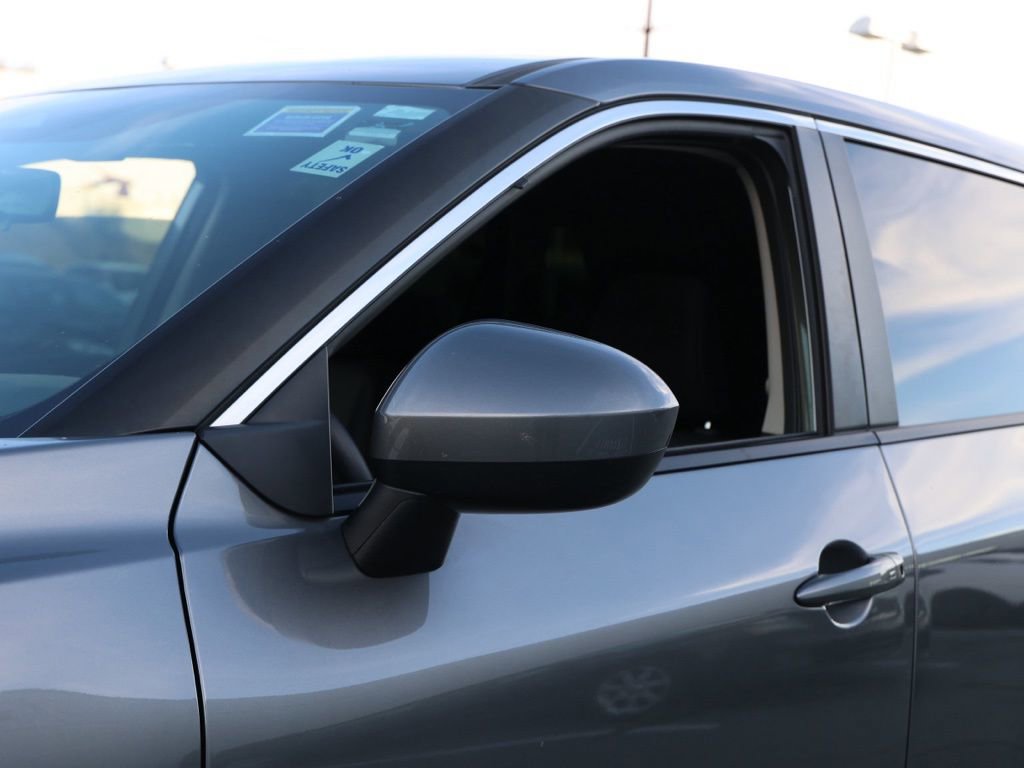 Used 2024 Nissan Rogue SV image 12