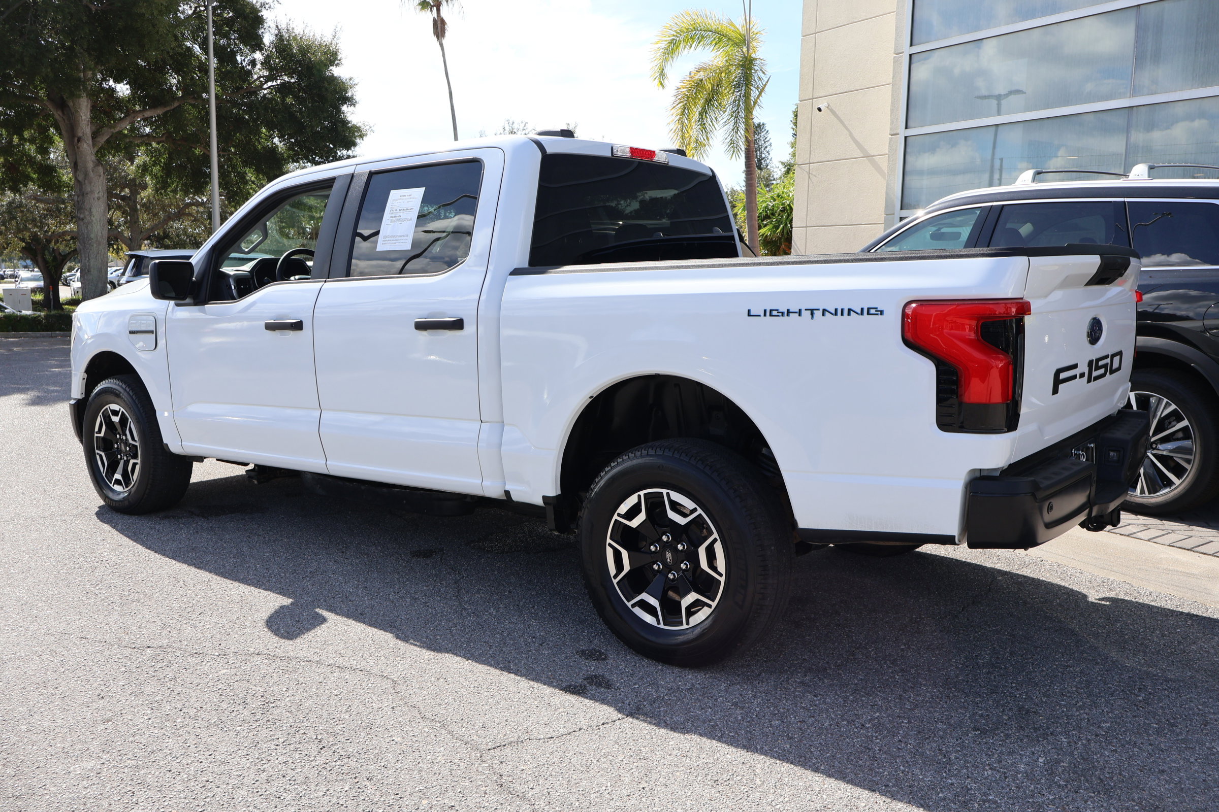 Used 2022 Ford F150 Lightning Pro image 6