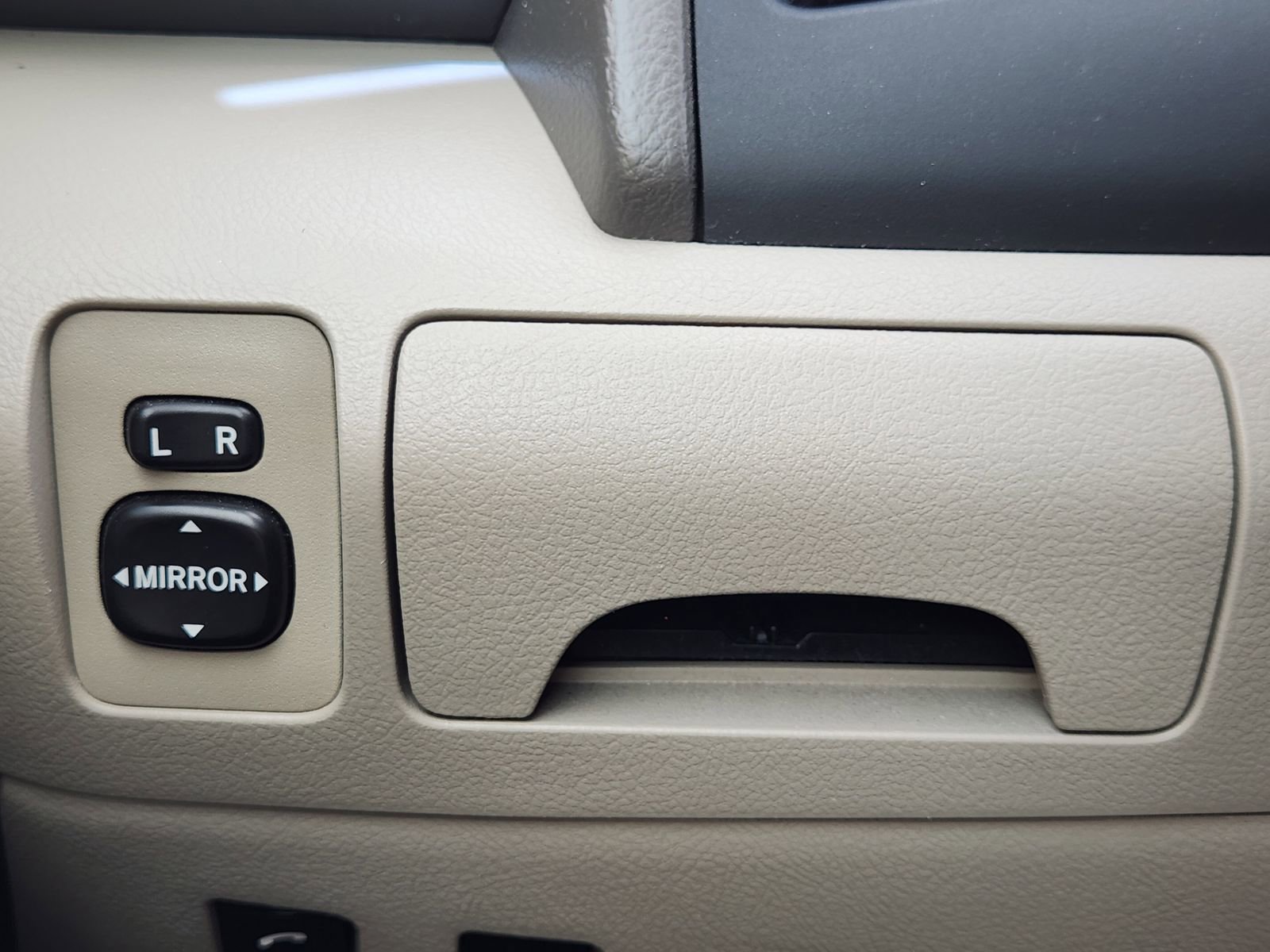 Used 2011 Toyota Camry LE image 23