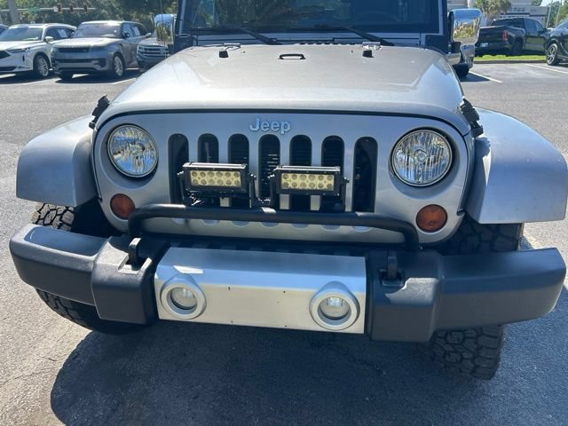 Used 2013 Jeep Wrangler Unlimited Sahara w/ Dual Top Group AWD/4WD video 2