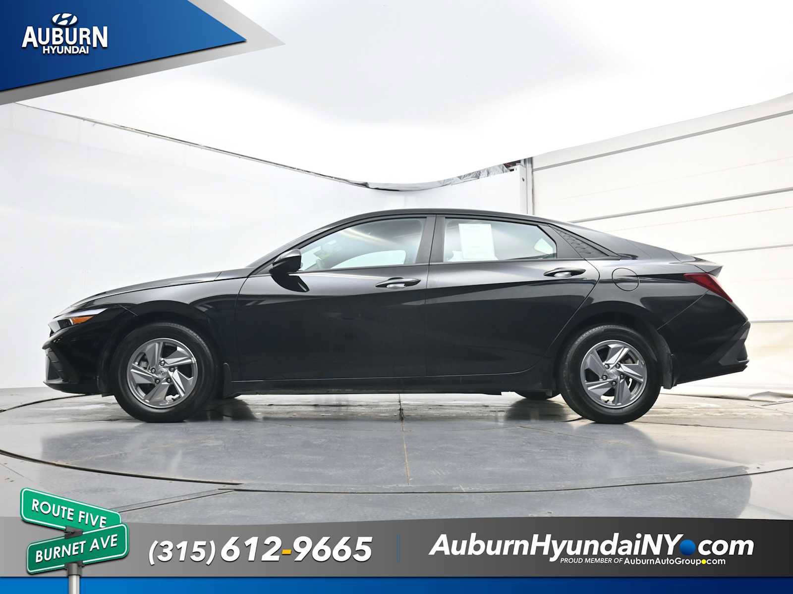 Used 2024 Hyundai Elantra SE FWD image 26