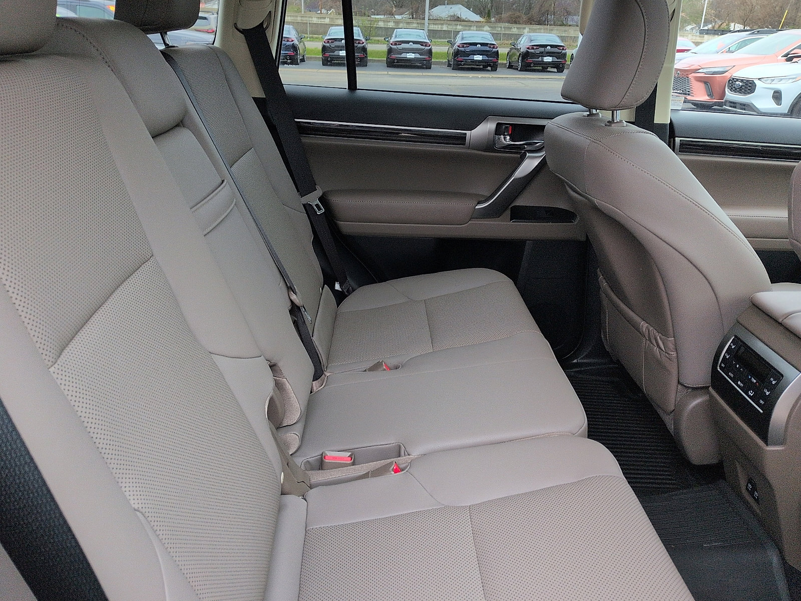 Used 2023 Lexus GX 460 Premium w/ Premium Package image 8