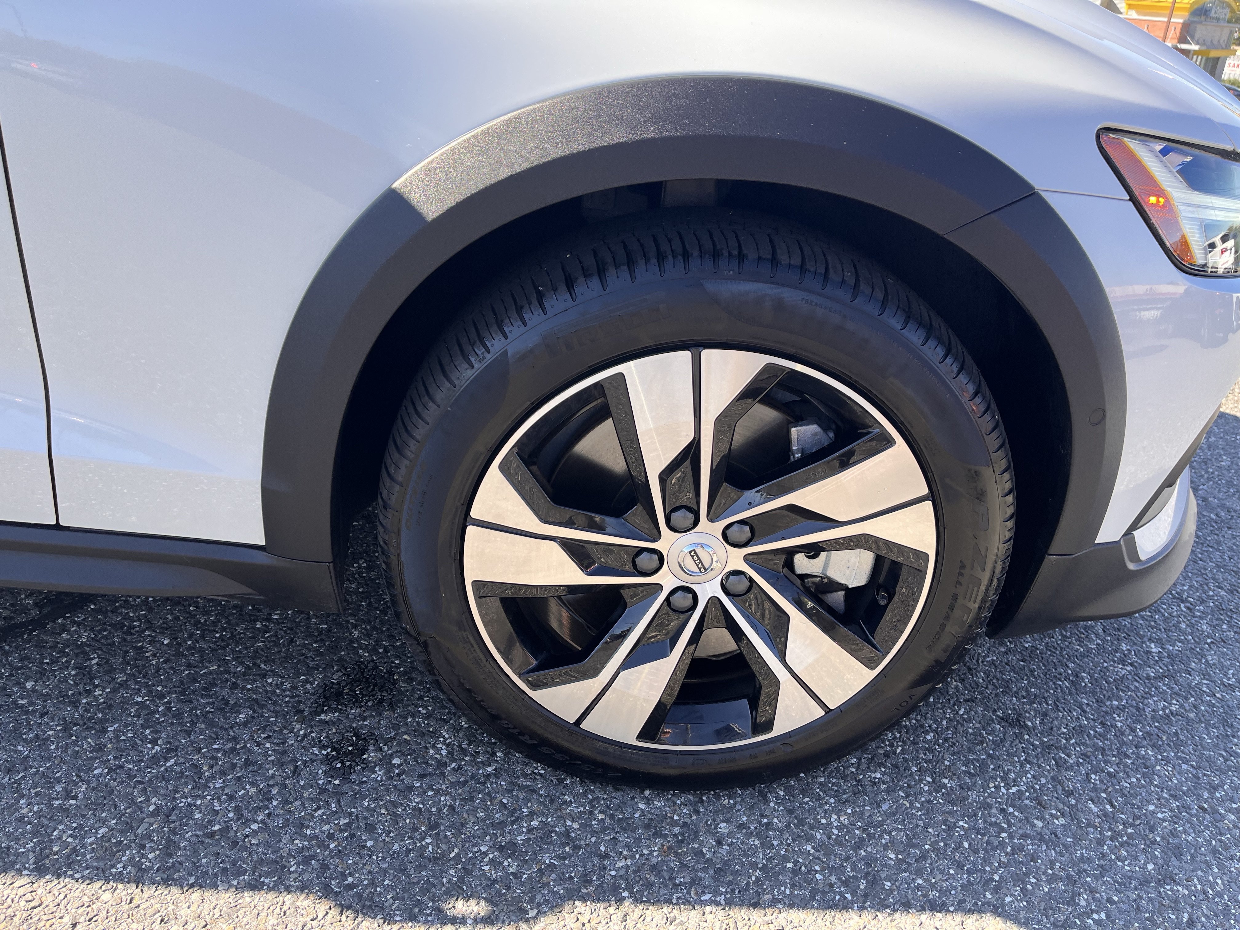 Certified 2024 Volvo V60 B5 Cross Country Plus AWD/4WD image 5
