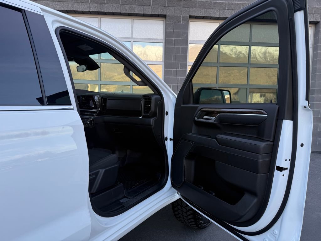 Used 2023 GMC Sierra 1500 SLE image 16