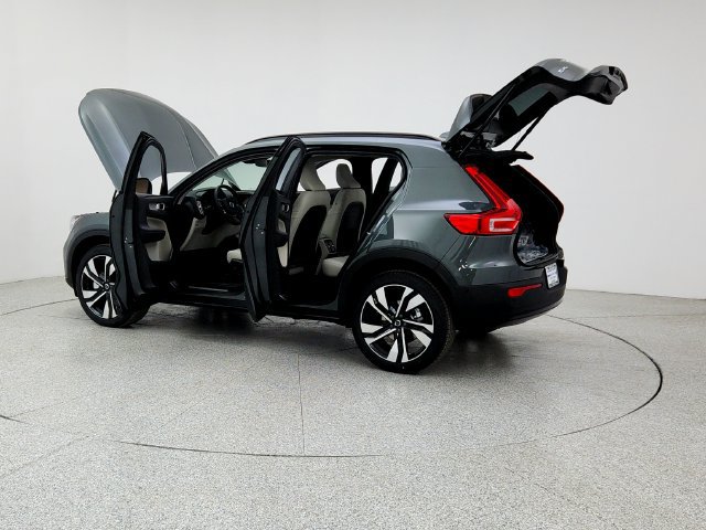 New 2026 Volvo XC40 B5 Ultra w/ Climate Package AWD/4WD image 12