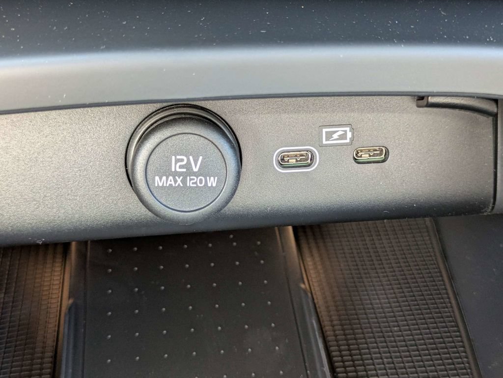 New 2026 Volvo XC40 B5 Core AWD/4WD image 26
