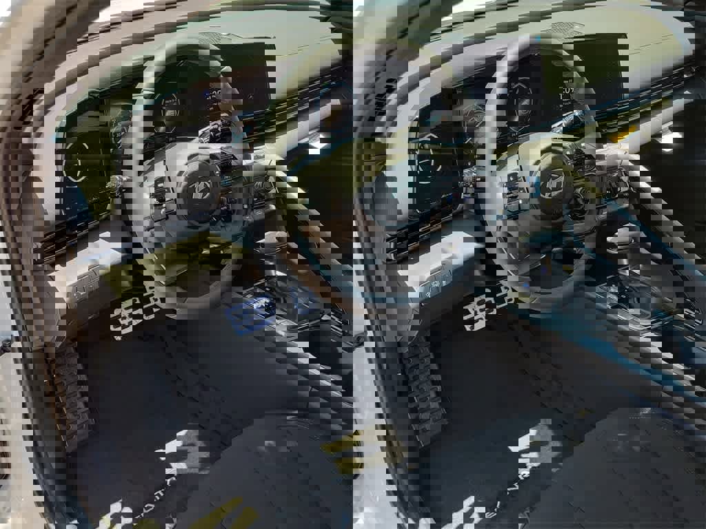 New 2025 Hyundai Elantra SEL image 13