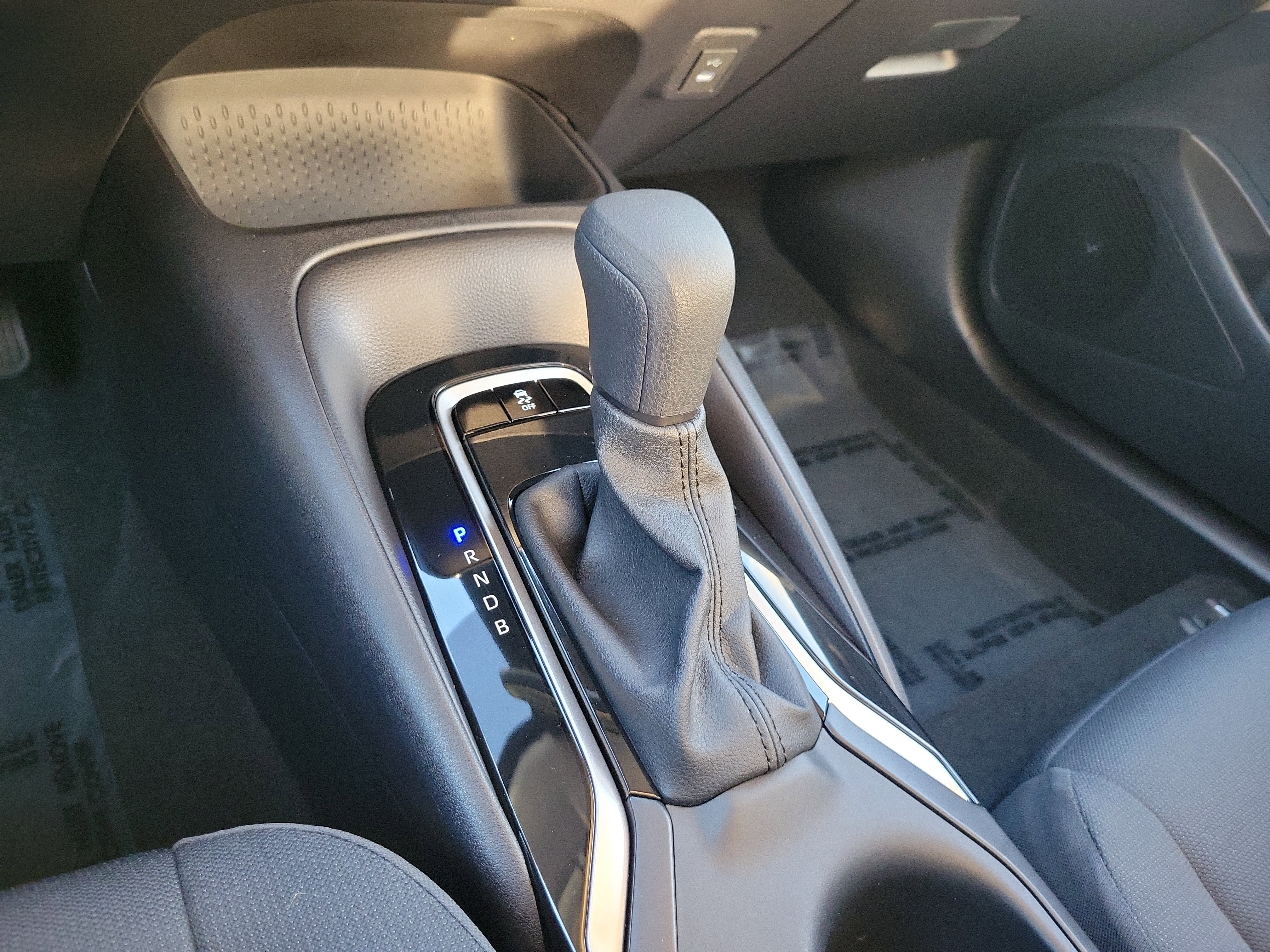 Used 2025 Toyota Corolla LE image 21