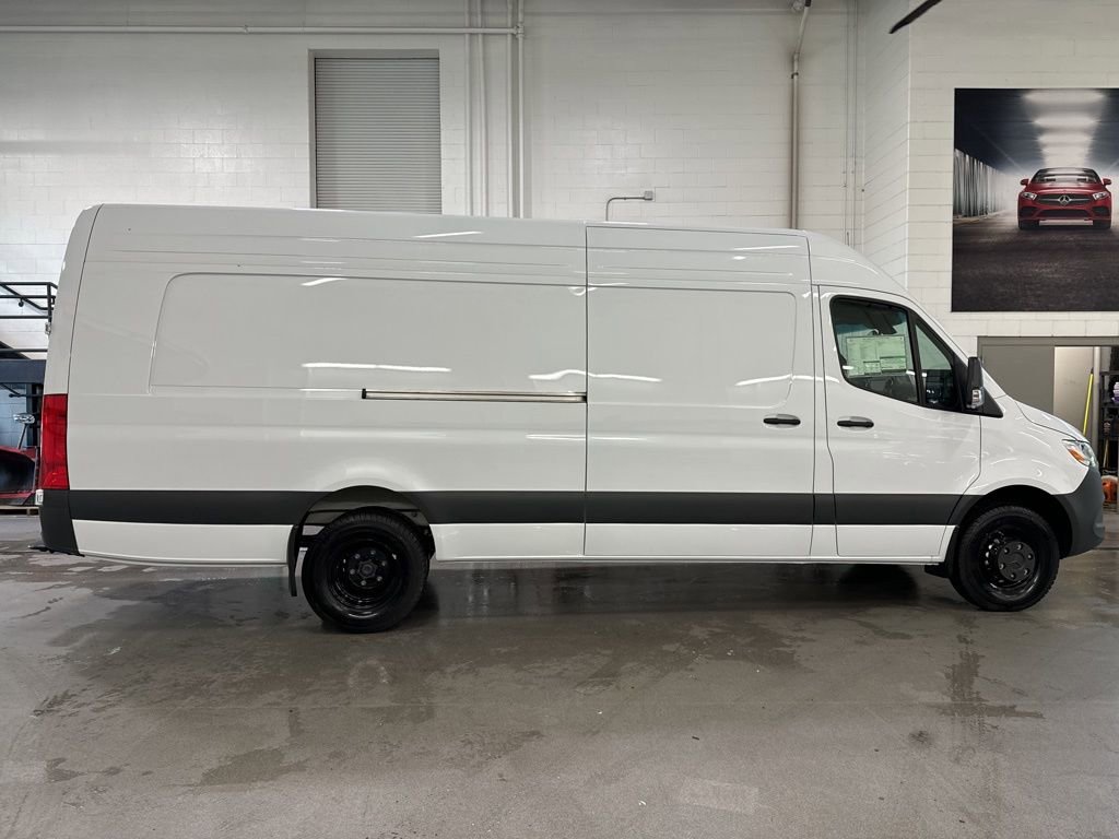 New 2025 Mercedes-Benz Sprinter 3500 image 6